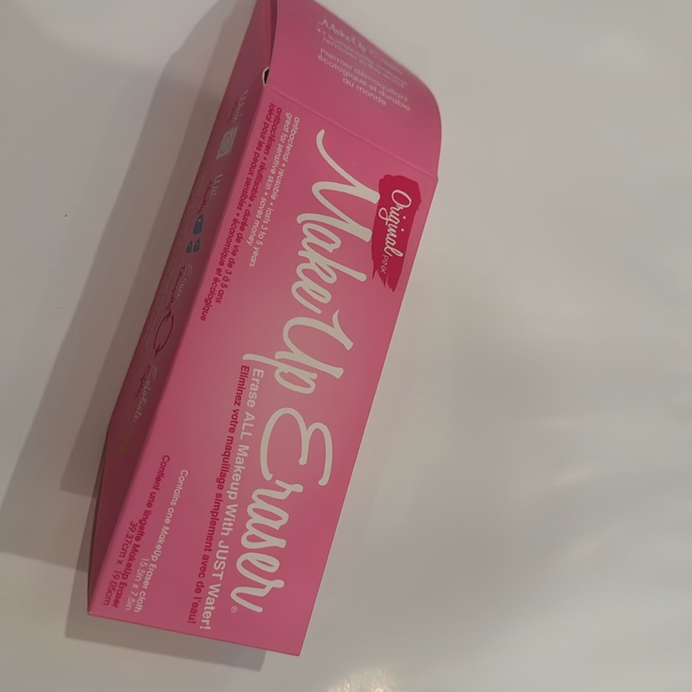 Original Make Up Eraser - erase all make up with only water